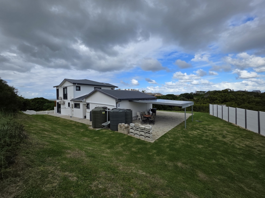 4 Bedroom Property for Sale in Paradise Beach Eastern Cape